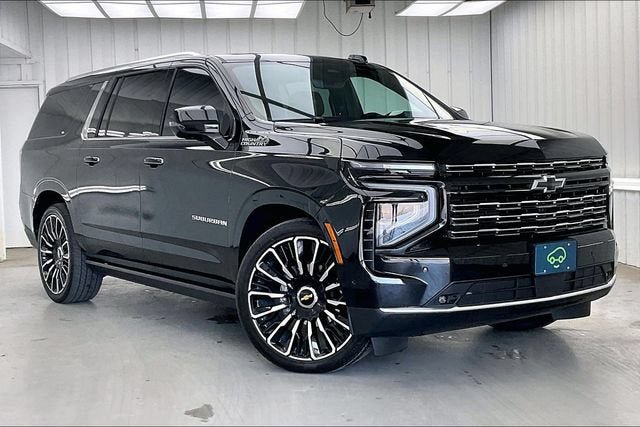 Certified 2025 Chevrolet Suburban High Country AWD/4WD image 35