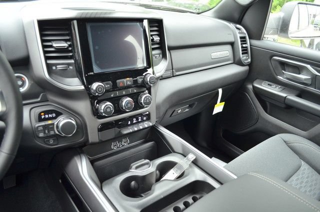 New 2026 RAM 1500 Express AWD/4WD image 21