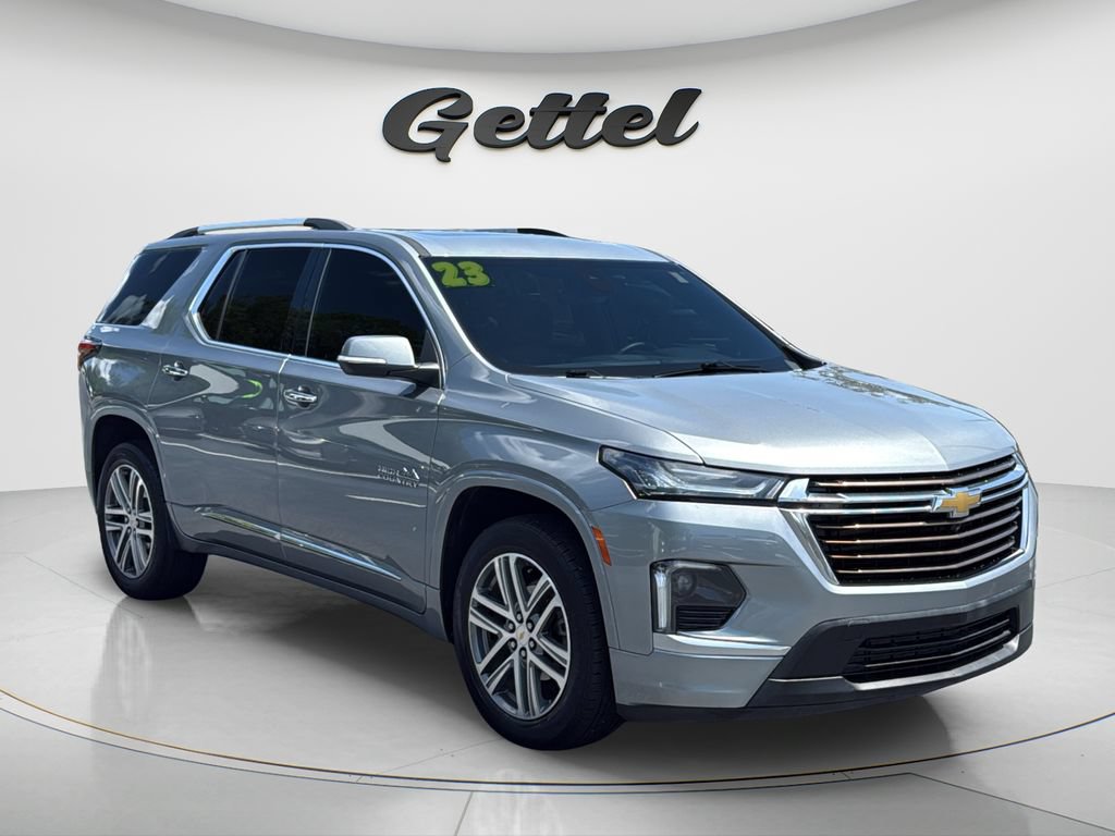 Used 2023 Chevrolet Traverse High Country FWD image 3