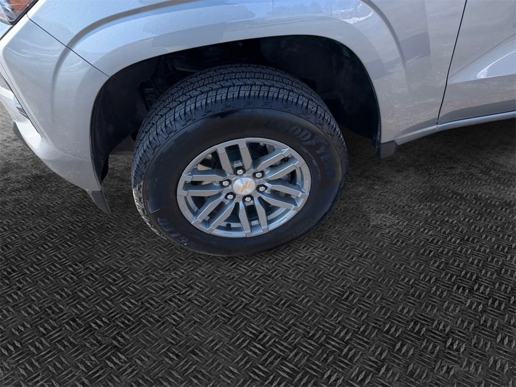 Used 2024 Chevrolet Colorado LT w/ LT Convenience Package II image 11