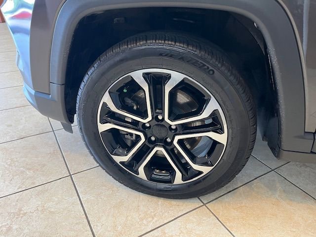 Used 2023 Jeep Compass Limited image 19