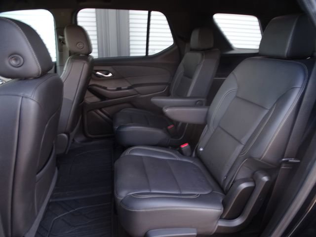 Used 2022 Chevrolet Traverse LT image 24