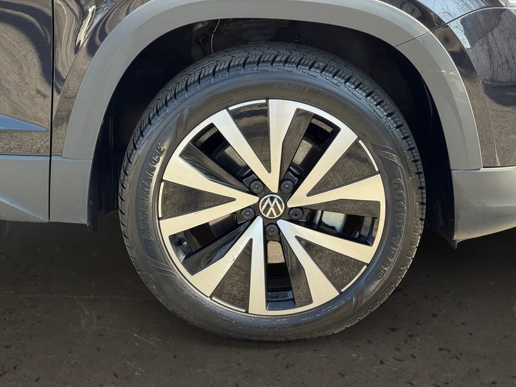Used 2024 Volkswagen Taos SE image 10