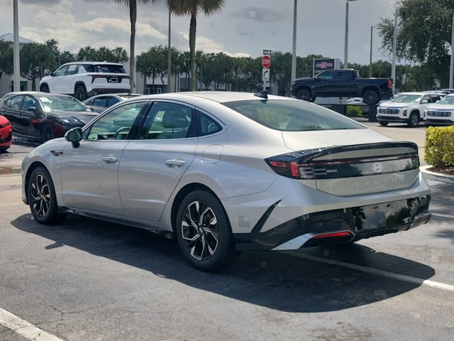 Used 2025 Hyundai Sonata SEL FWD image 5