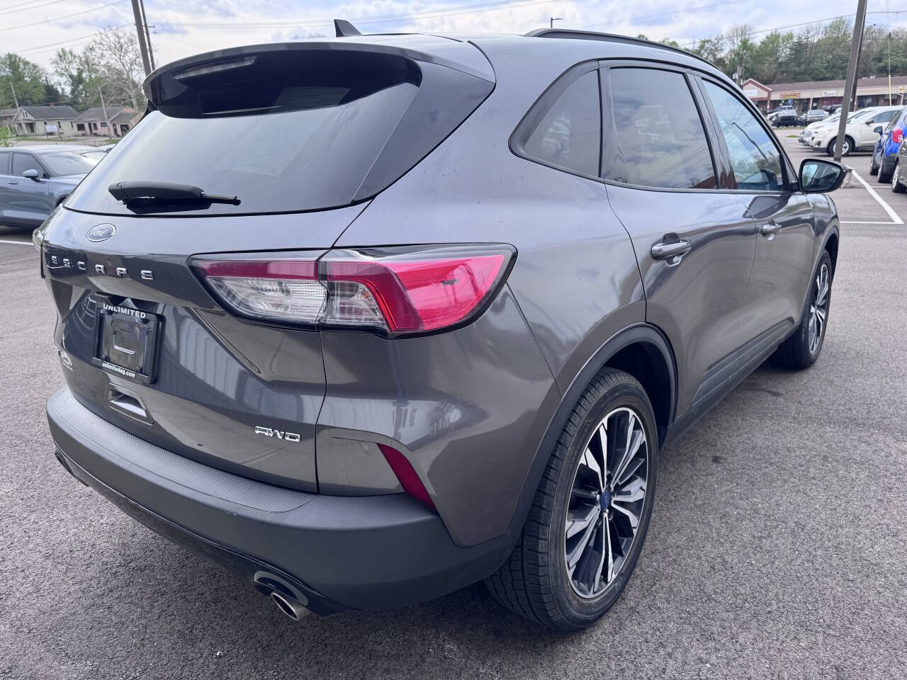 Used 2022 Ford Escape SE w/ SE Sport Appearance Package AWD/4WD image 6