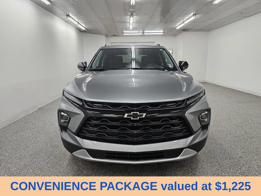 Used 2026 Chevrolet Blazer LT w/ Convenience Package FWD image 2