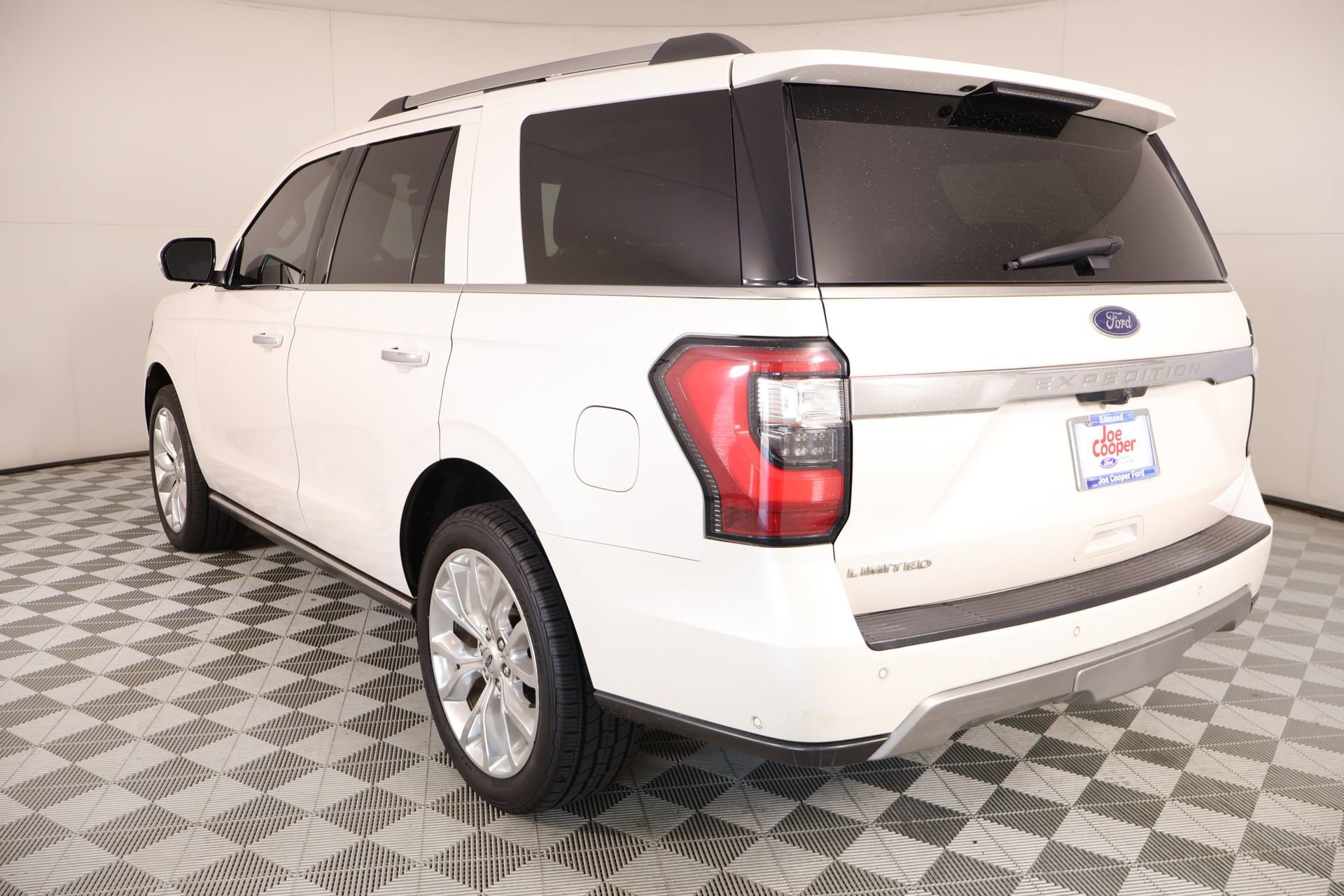 Used 2019 Ford Expedition Limited w/ Equipment Group 302A image 27