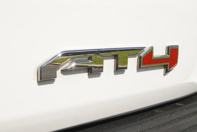 Used 2024 GMC Yukon AT4 w/ Technology Package image 44