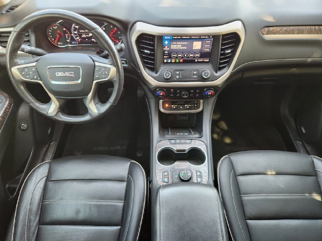 Used 2020 GMC Acadia Denali w/ Technology Package FWD image 27