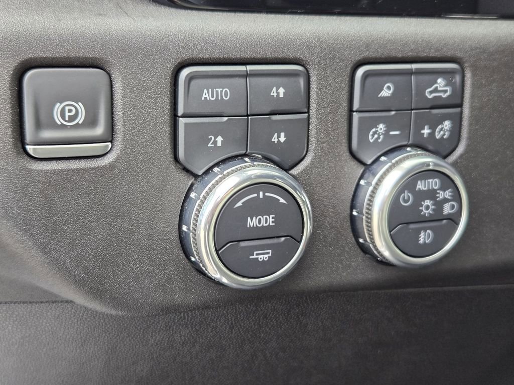 Used 2025 GMC Sierra 3500 SLT w/ SLT Convenience Package image 21