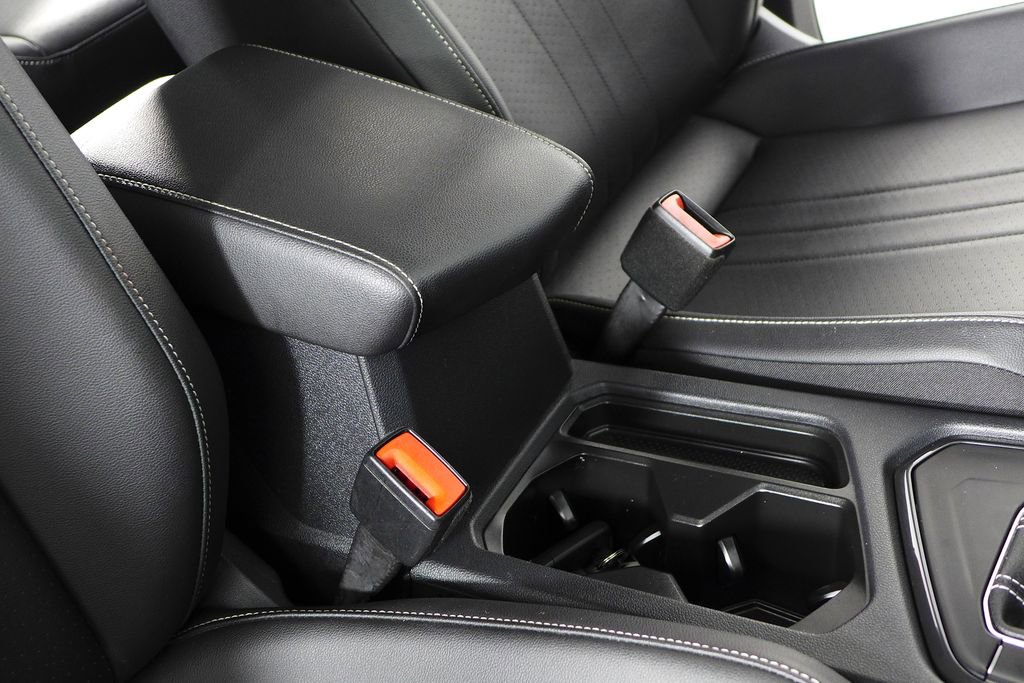 Used 2022 Volkswagen Tiguan SE image 16