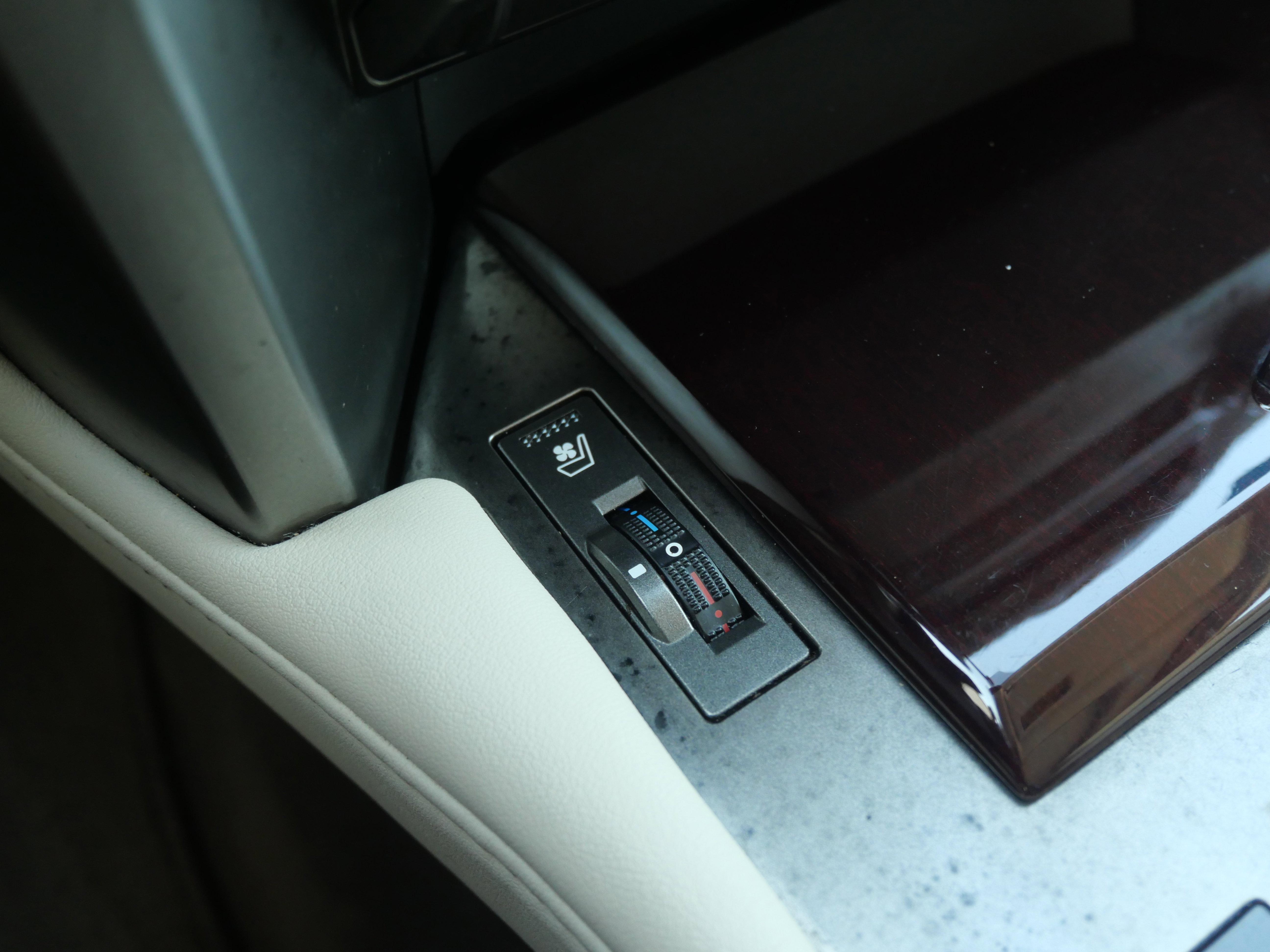 Used 2017 Lexus GX 460 Luxury image 34