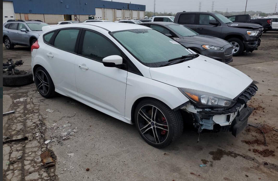 Used 2018 Ford Focus ST FWD image 35