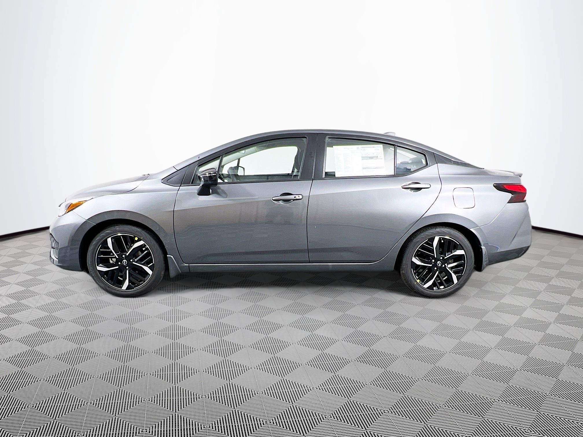 New 2025 Nissan Versa SR w/ Trunk Package image 26