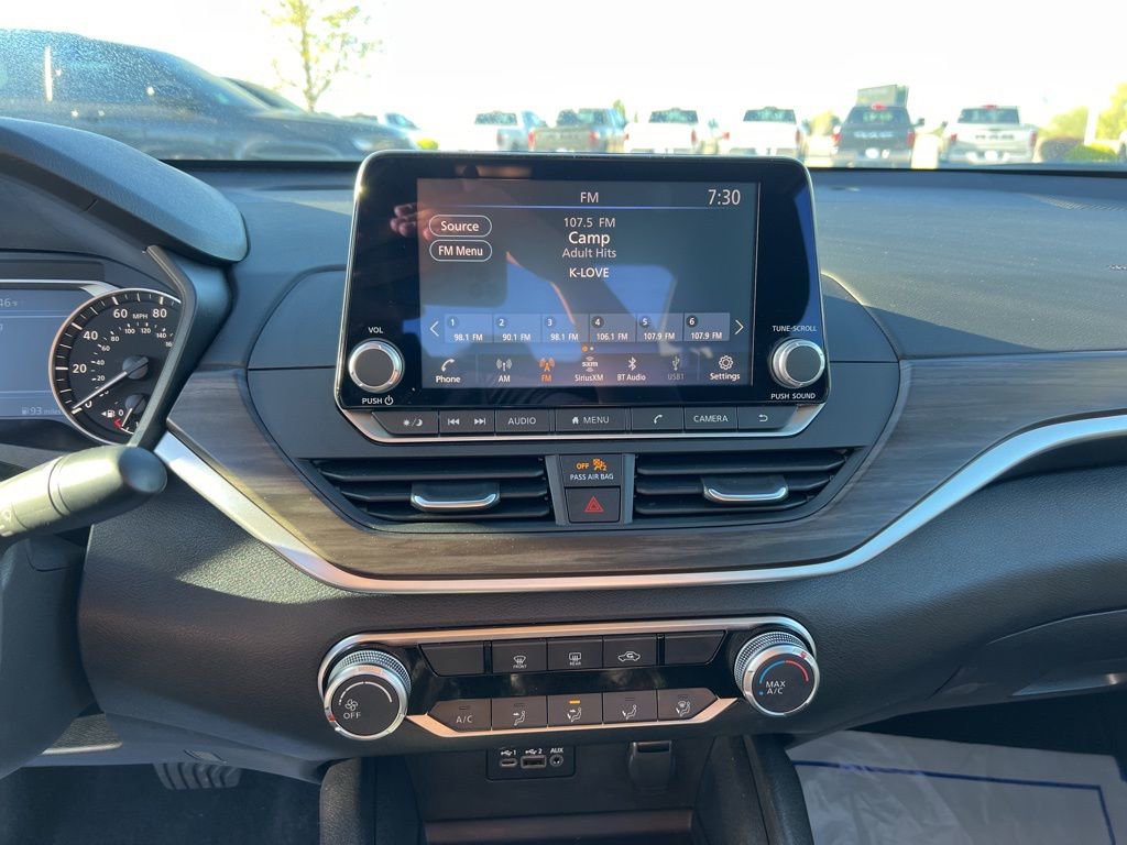 Used 2025 Nissan Altima 2.5 SV image 14