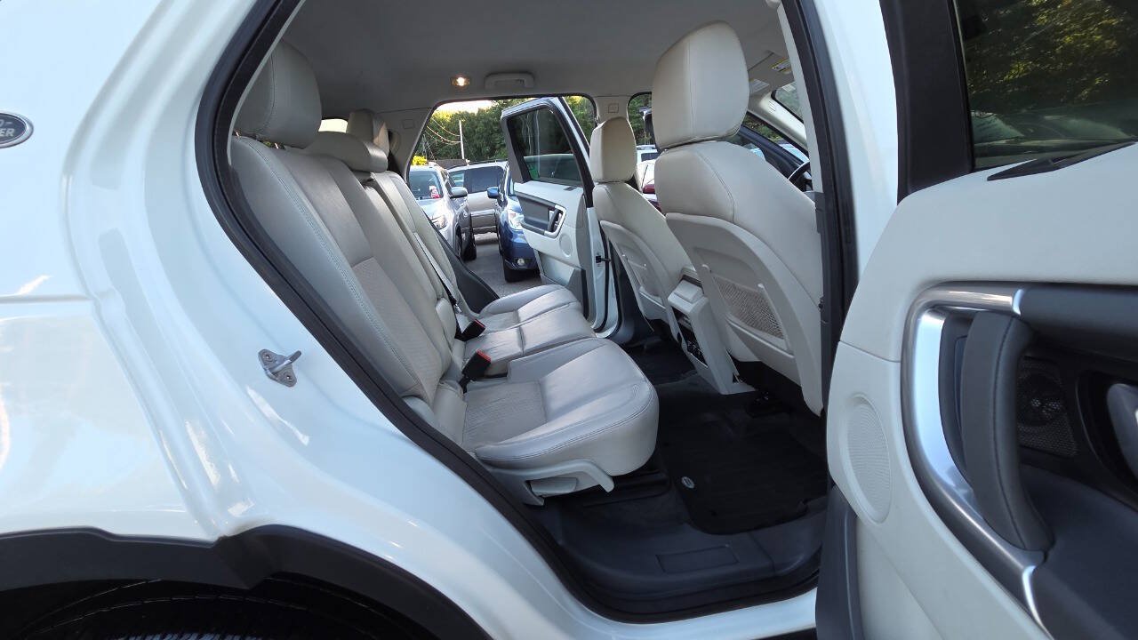 Used 2017 Land Rover Discovery Sport SE AWD/4WD image 45