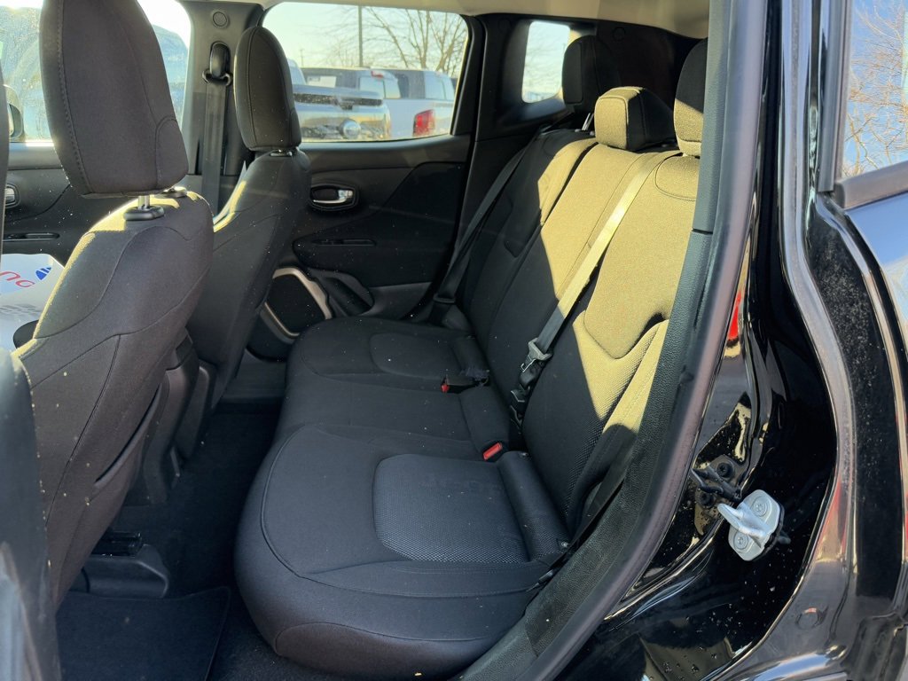 Used 2017 Jeep Renegade Latitude image 31
