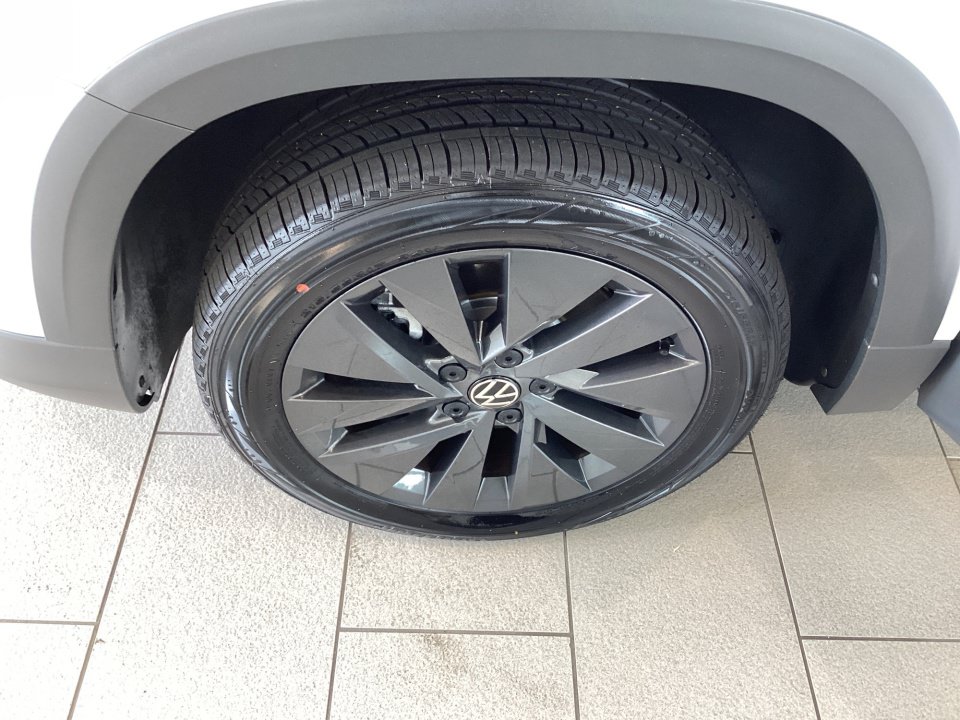 Used 2022 Volkswagen Taos S w/ IQ Drive S Package FWD image 31