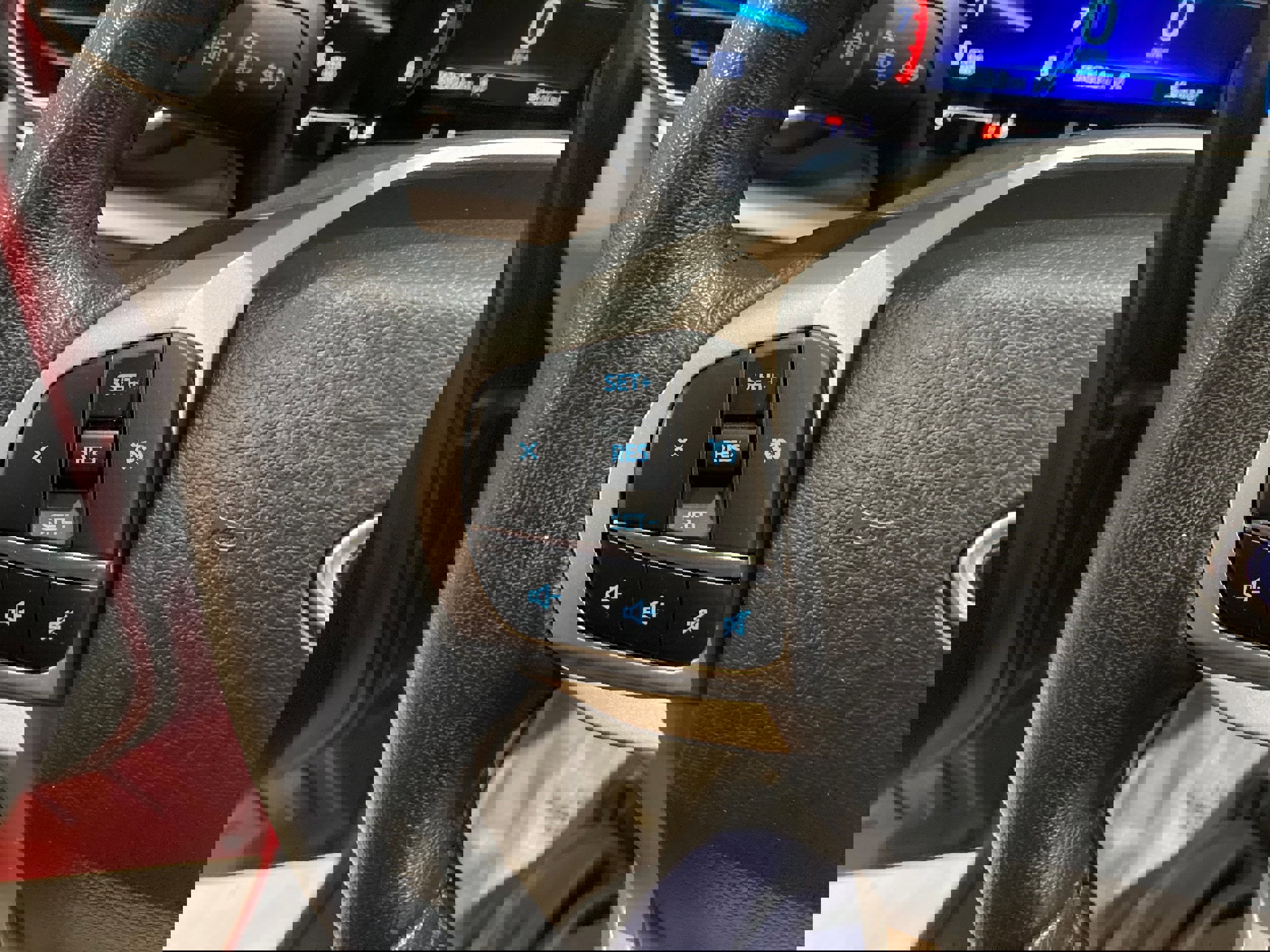 Used 2023 Ford Explorer XLT w/ Equipment Group 202A image 25