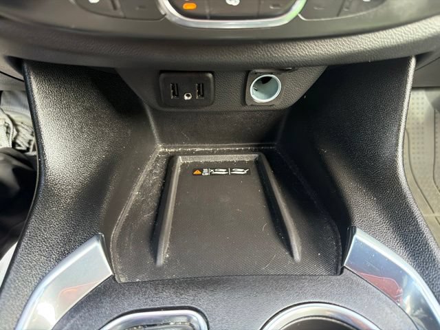 Used 2023 Chevrolet Traverse LT FWD image 33