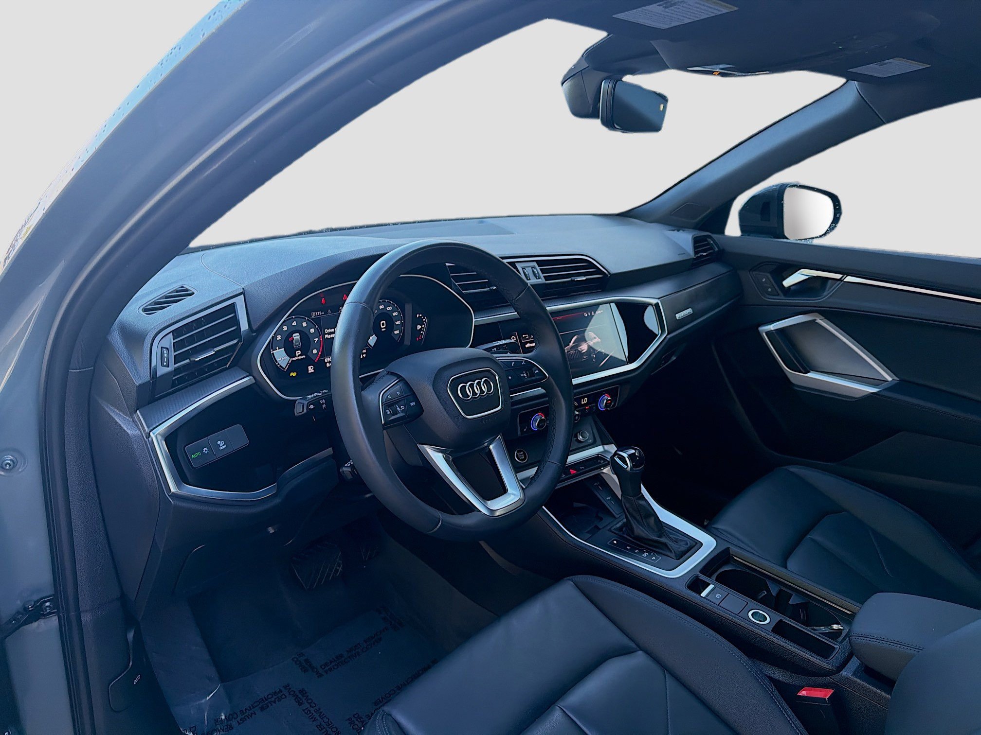 Used 2024 Audi Q3 2.0T Premium image 9