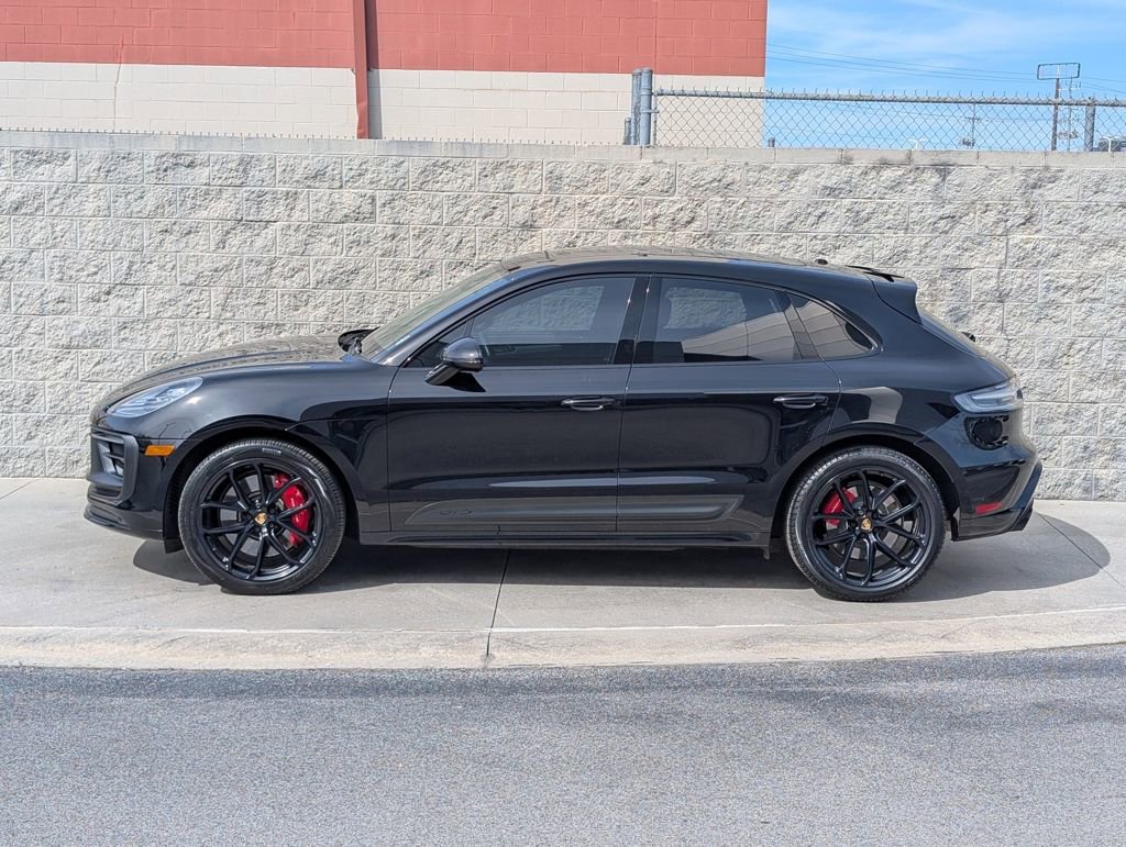 Certified 2022 Porsche Macan GTS image 2