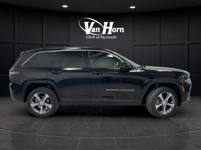 New 2026 Jeep Grand Cherokee Limited w/ Luxury Tech Group II AWD/4WD image 2