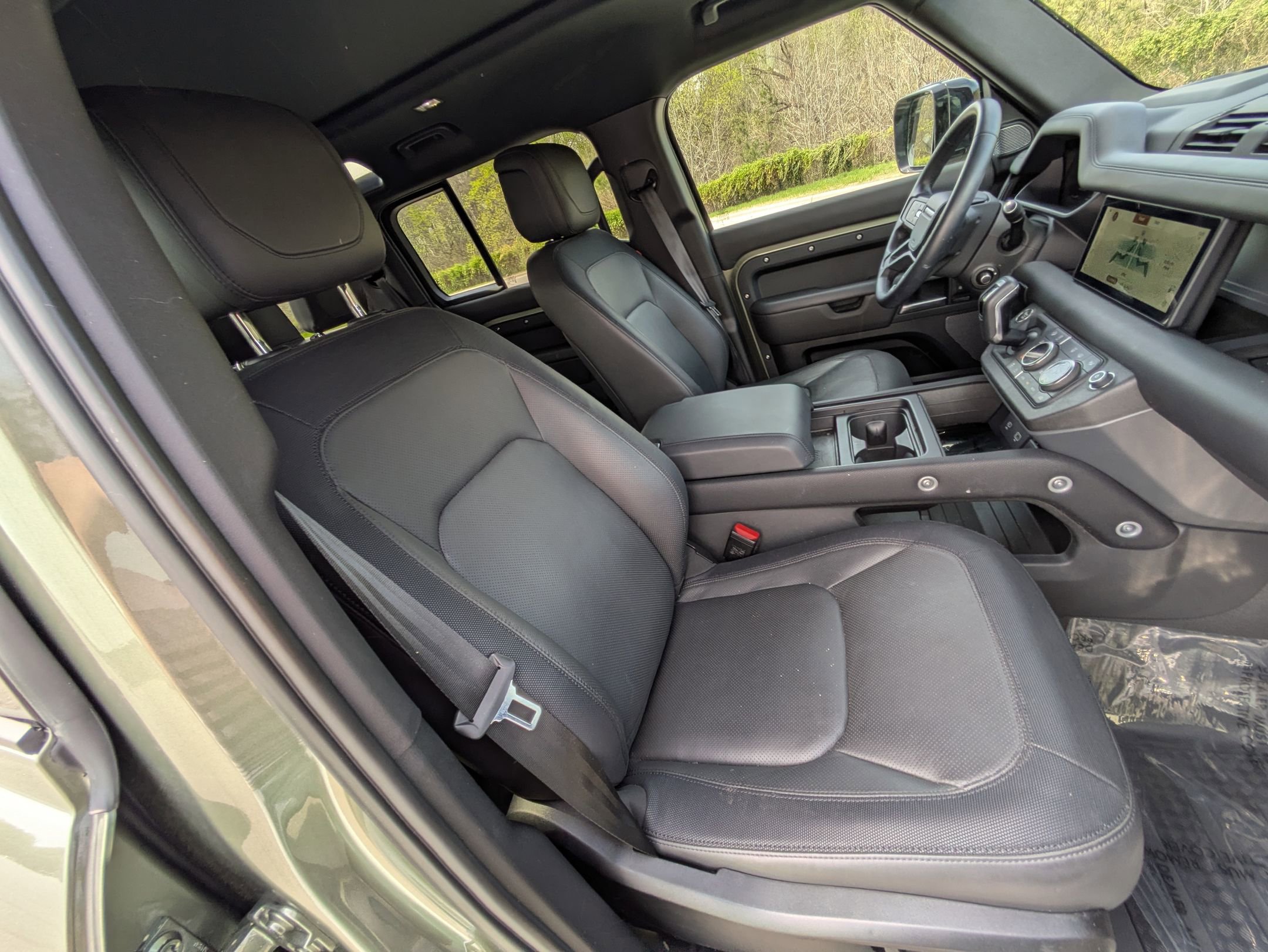 Certified 2024 Land Rover Defender 110 X-Dynamic SE image 31