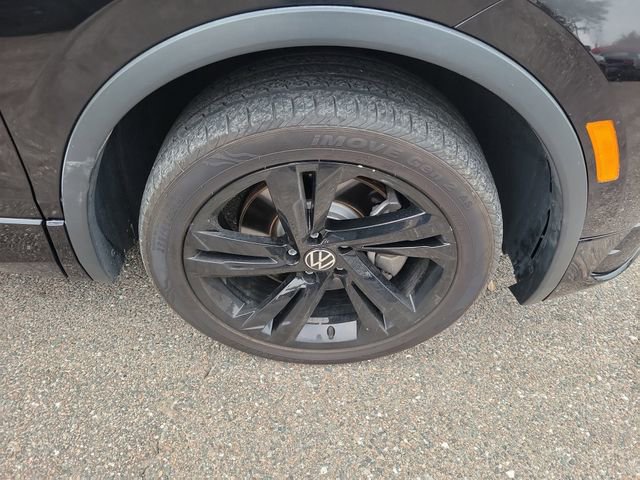 Used 2023 Volkswagen Tiguan SE R-Line image 6