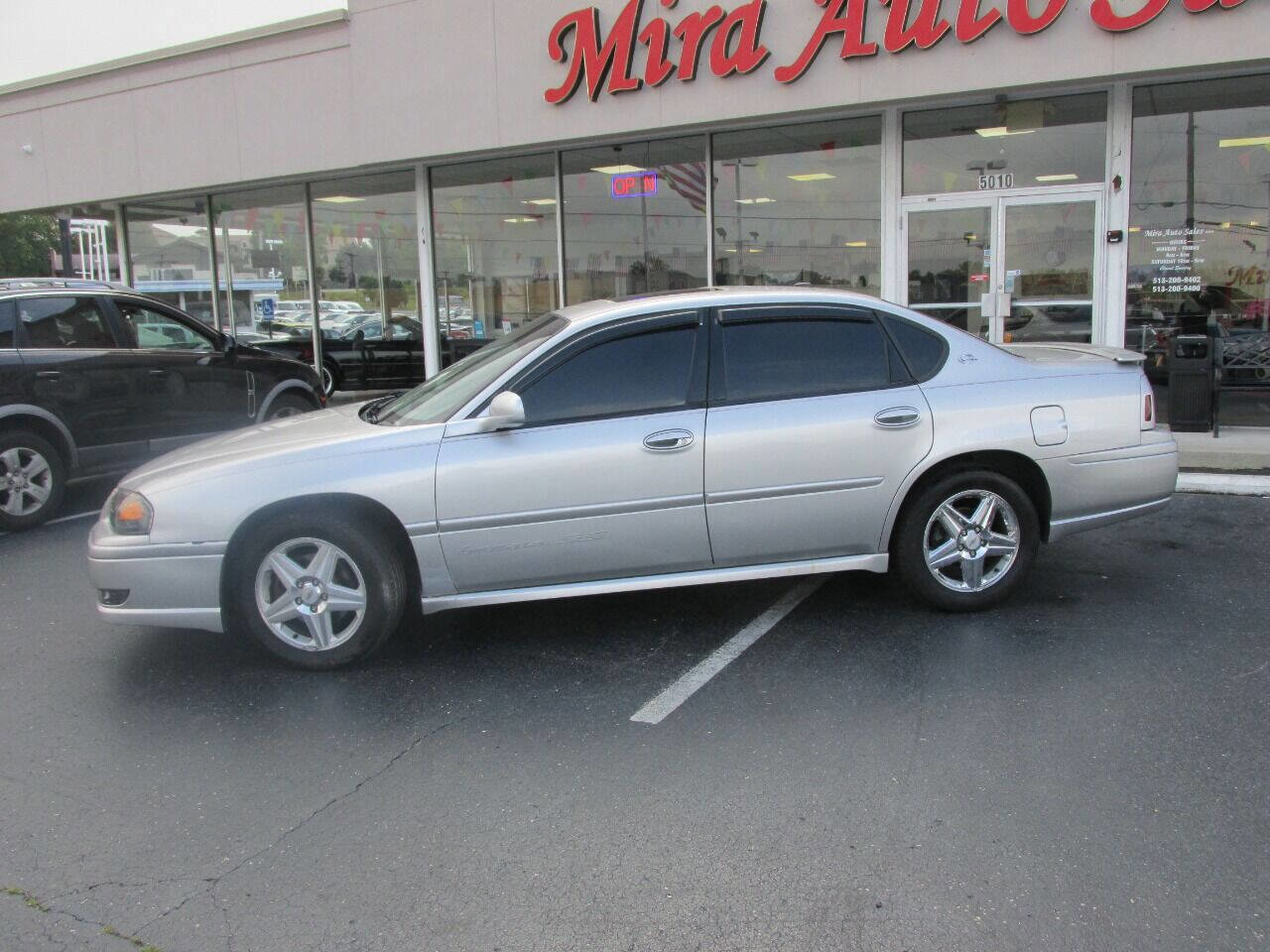 Used 2005 Chevrolet Impala SS w/ Sun And Sound Package image 2