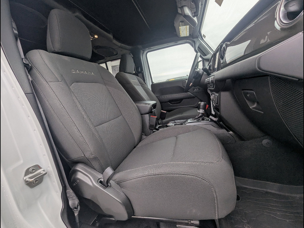 Used 2023 Jeep Wrangler Sahara w/ Cold Weather Group image 21