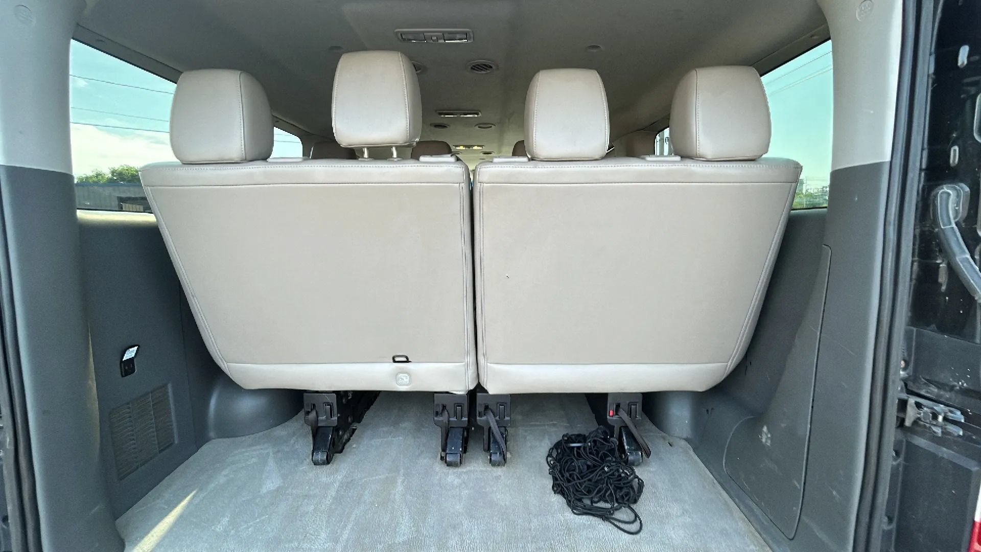 Used 2014 Nissan NV 3500 SL w/ Technology Package RWD image 19