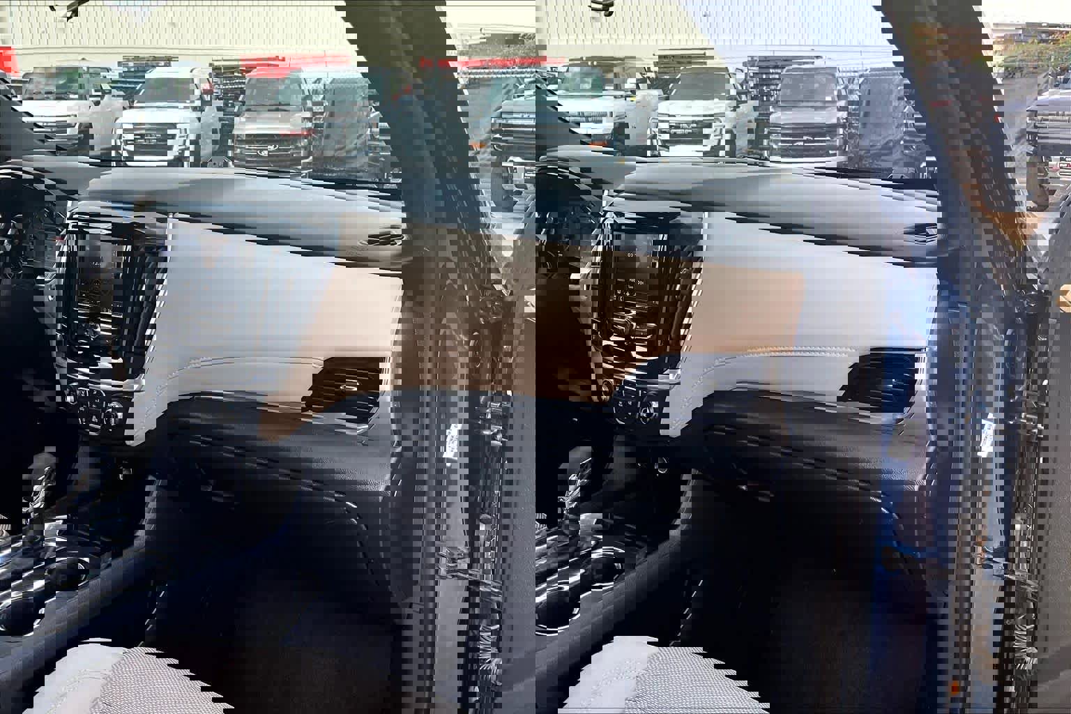 Used 2022 Chevrolet Traverse LS FWD image 19