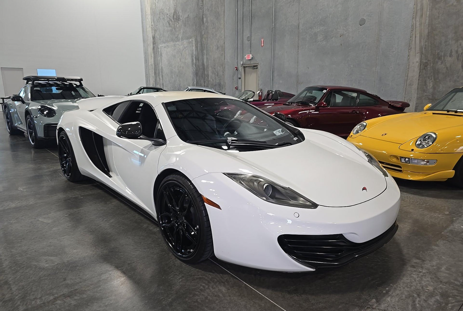 Used 2012 McLaren MP4-12C Coupe RWD image 7