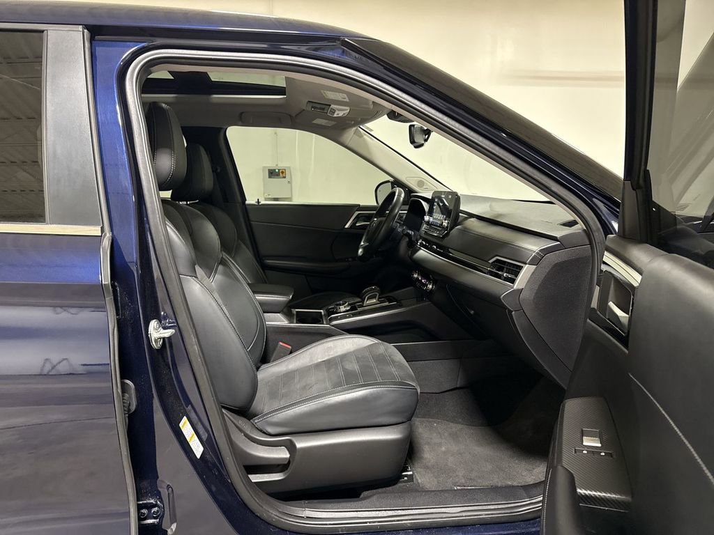 Used 2024 Mitsubishi Outlander SE FWD image 23