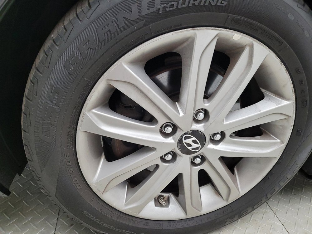 Used 2016 Hyundai Elantra SE w/ Option Group 02 FWD image 31