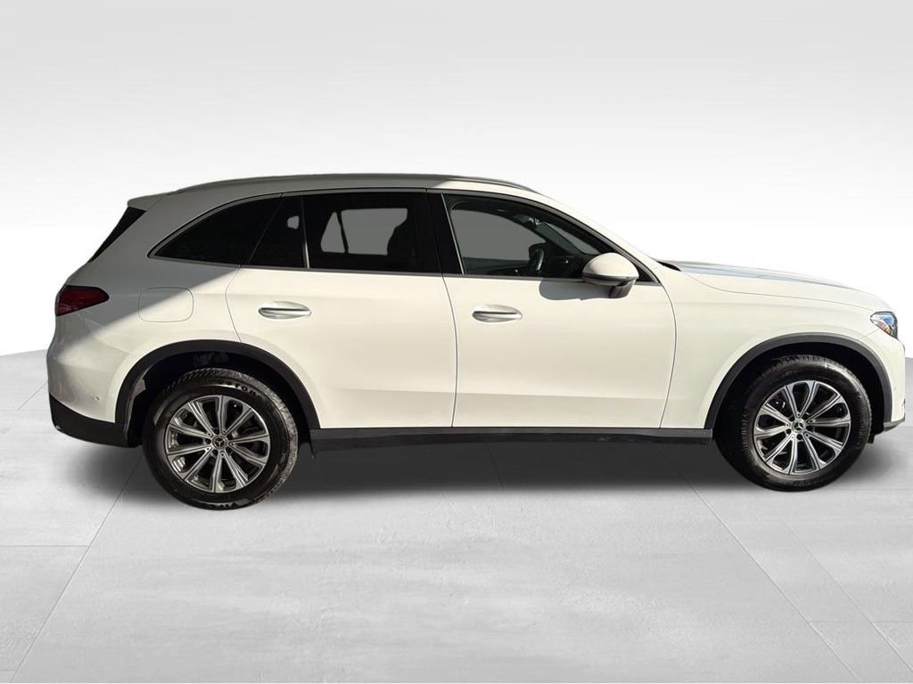 Used 2024 Mercedes-Benz GLC 300 4MATIC image 6