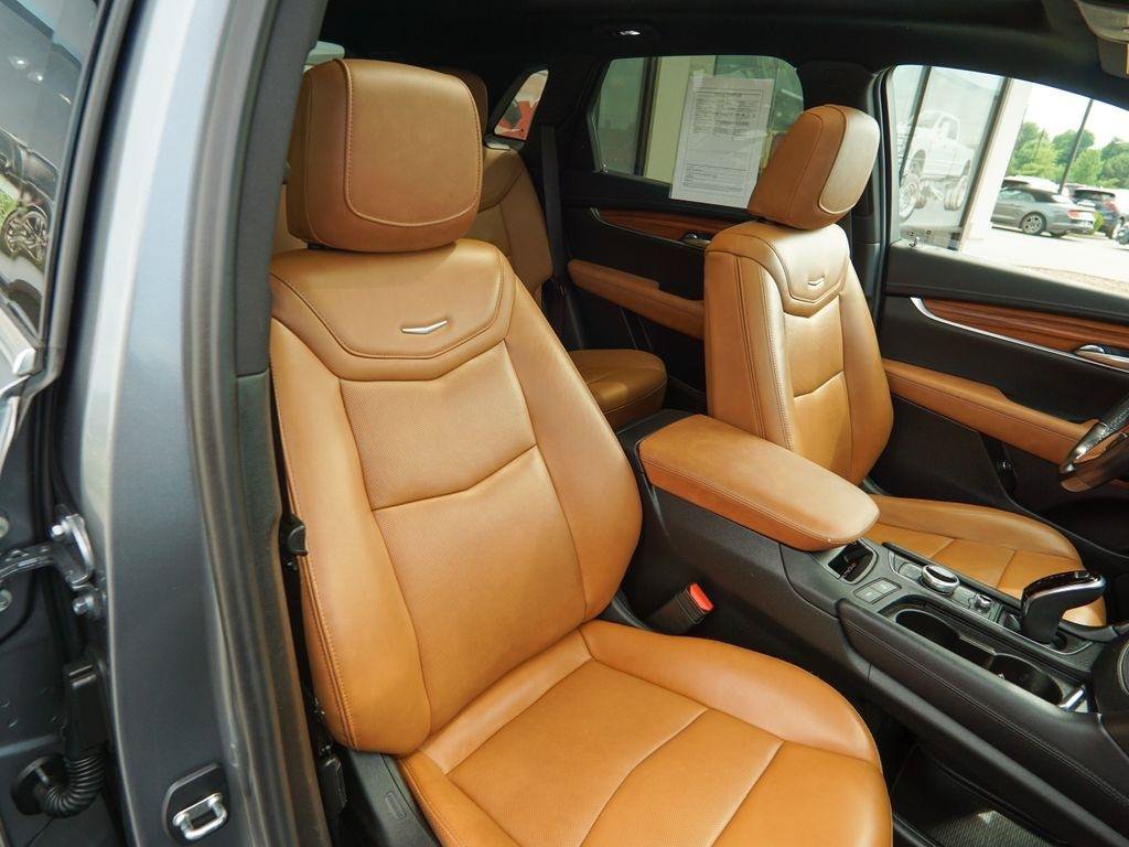 Used 2021 Cadillac XT5 Premium Luxury w/ LPO, Floor Liner Package AWD/4WD image 33