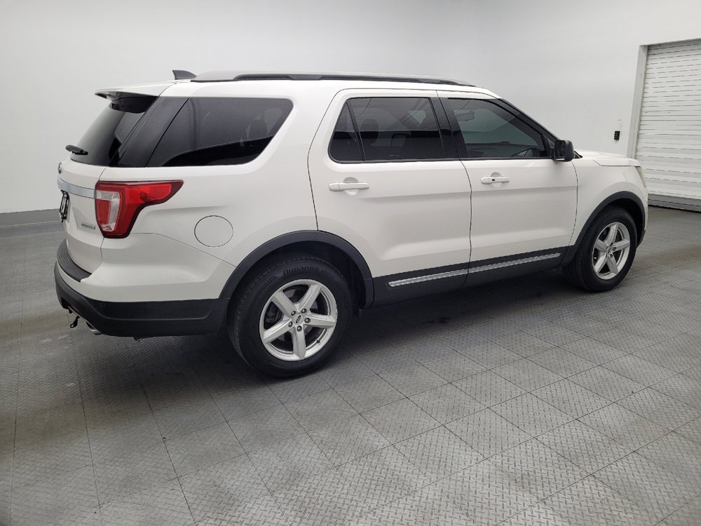 Used 2018 Ford Explorer XLT image 10