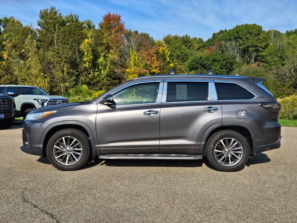 Used 2018 Toyota Highlander XLE AWD/4WD image 2