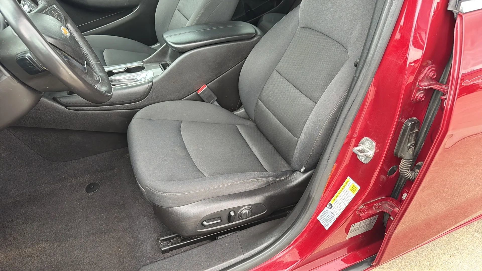Used 2017 Chevrolet Malibu LT FWD image 37