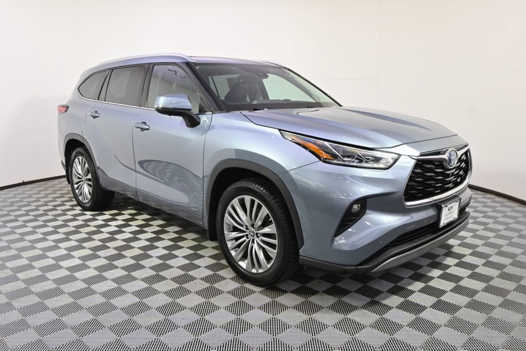 Used 2023 Toyota Highlander Platinum image 8