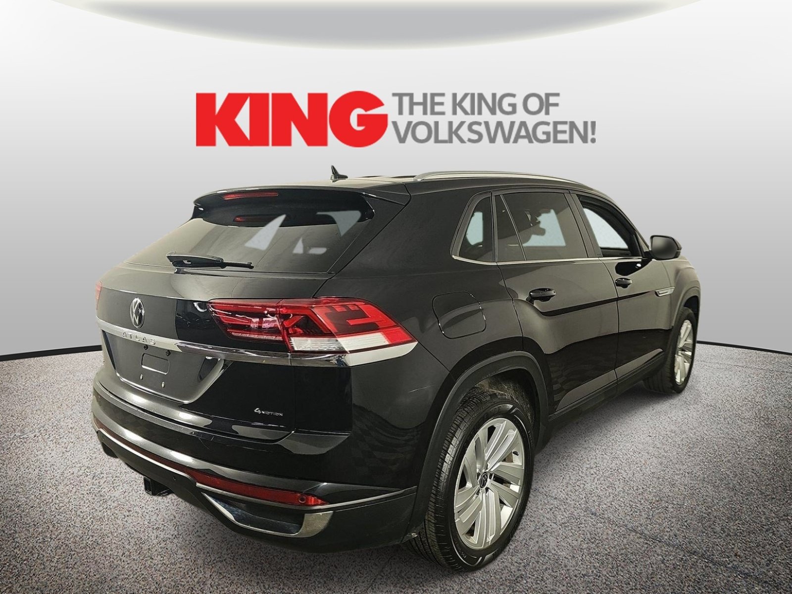 Used 2023 Volkswagen Atlas Cross Sport SE AWD/4WD image 3