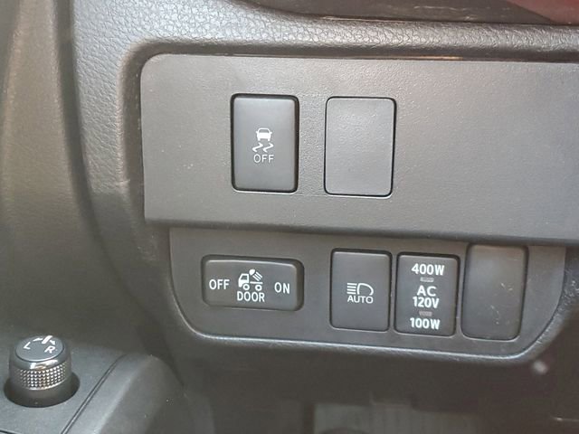 Used 2020 Toyota Tacoma TRD Sport w/ Technology Package AWD/4WD image 18