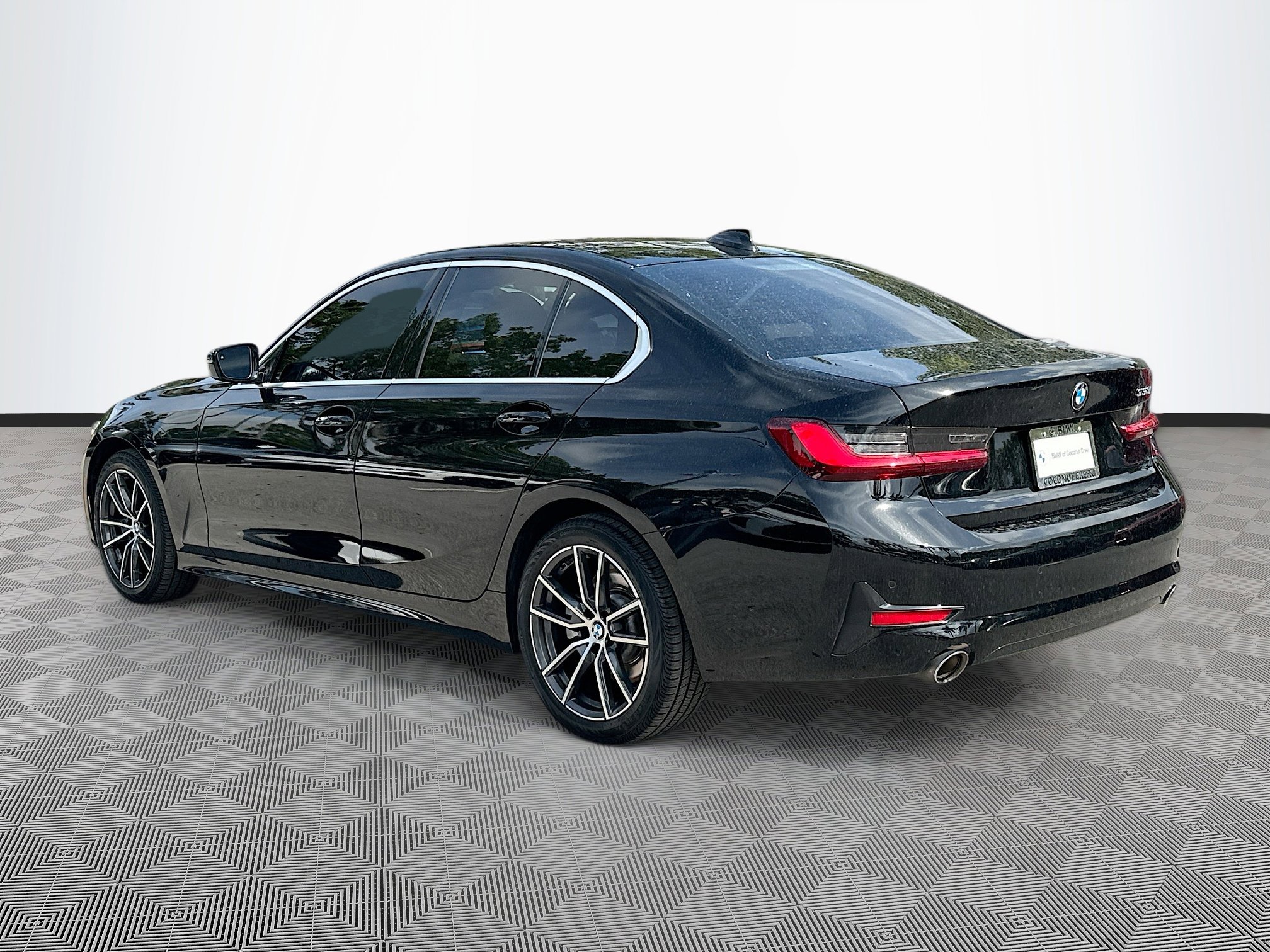Certified 2022 BMW 330i Sedan w/ Driving Assistance Package image 5