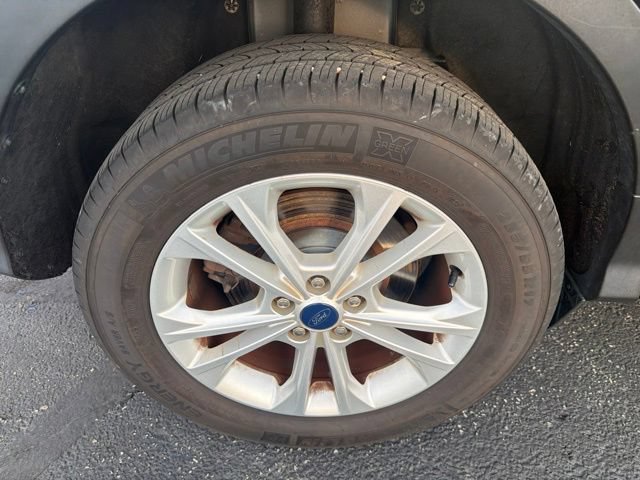 Used 2018 Ford Escape SE w/ Ford Safe & Smart Package AWD/4WD image 27