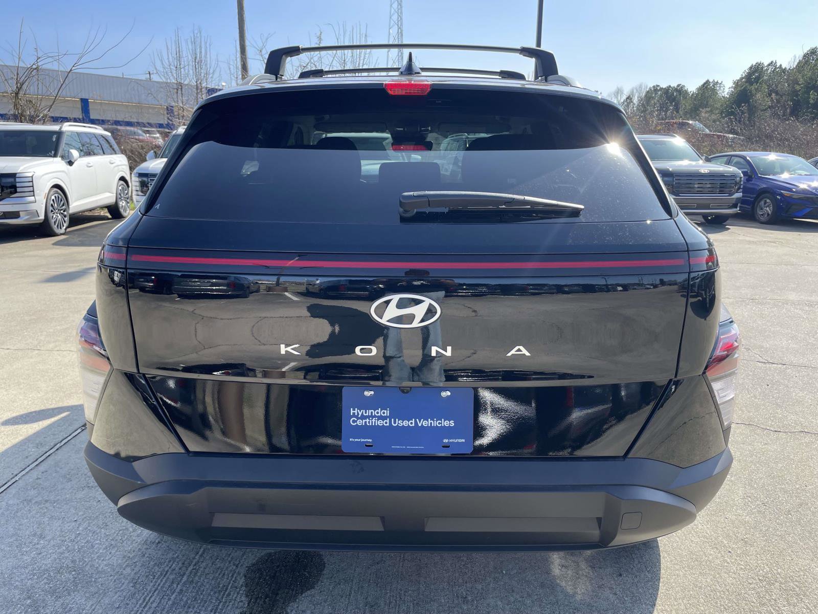 Certified 2025 Hyundai Kona SEL image 3