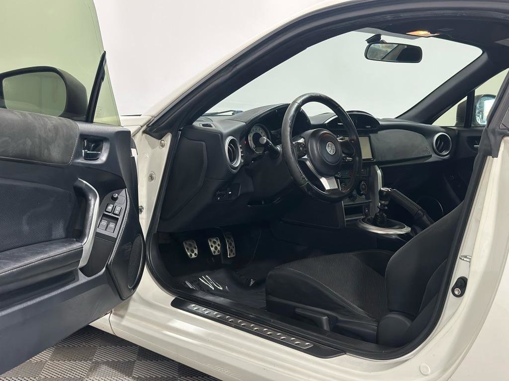 Used 2017 Toyota 86 image 11