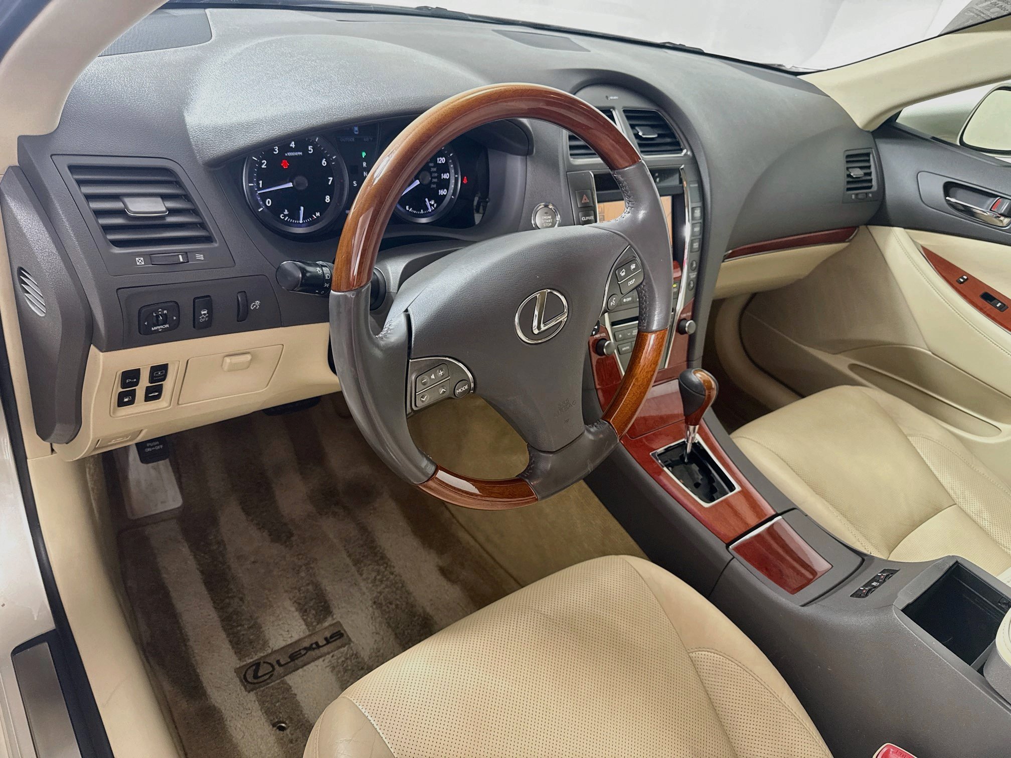 Used 2011 Lexus ES 350 FWD image 9