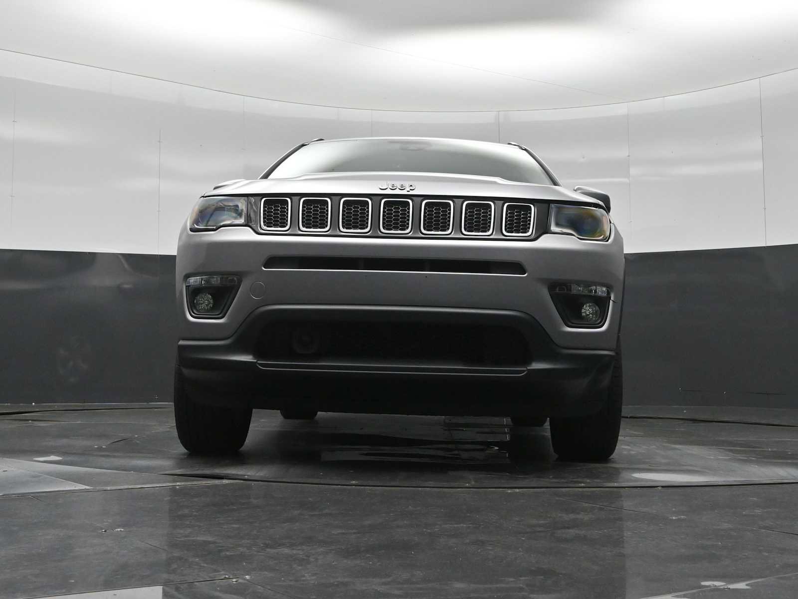 Used 2018 Jeep Compass Latitude w/ Popular Equipment Group AWD/4WD image 50